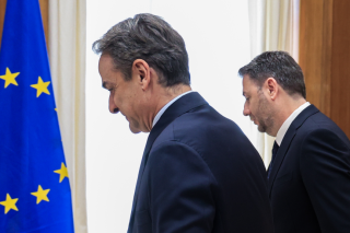 Κόντρα ΠΑΣΟΚ - Μαξίμου: «Θεσμική χρεοκοπία της χώρας» - «Μονίμως θυμωμένος ο Ανδρουλάκης»